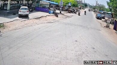 Náklad sena z traktoru málem zavalil motocyklistu