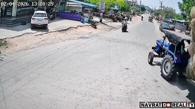 Náklad sena z traktoru málem zavalil motocyklistu