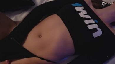 Sexy amatérka neukazuje obličej, ale pěkně šuká