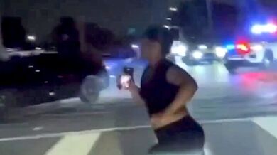 Žena sražená během automobilové honičky