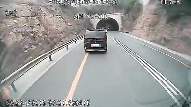 Tragédie v tunelu Waterval Boven: Palubní kamera zachytila smrtelný střet kamionu s vozy