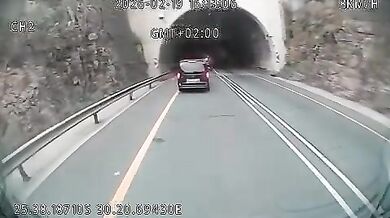 Tragédie v tunelu Waterval Boven: Palubní kamera zachytila smrtelný střet kamionu s vozy