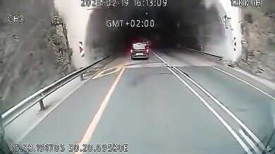 Tragédie v tunelu Waterval Boven: Palubní kamera zachytila smrtelný střet kamionu s vozy
