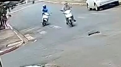 Neúspěšný útěk před policií v Pontalu: Motocyklista při honičce nezvládl řízení a havaroval