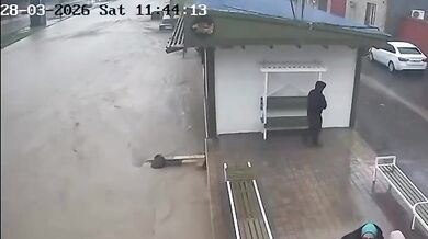 Hrdinský čin v Machačkale: Muž zachránil dítě z dravého proudu při stoletých záplavách