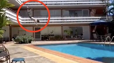 Nebezpečný skok do bazénu