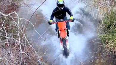 Blbnutí s motorkama