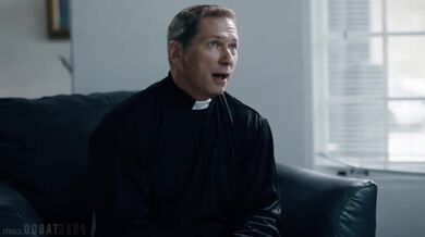 Kněz neodolá análnímu sexu s nadrženou teenkou Giou Derzou