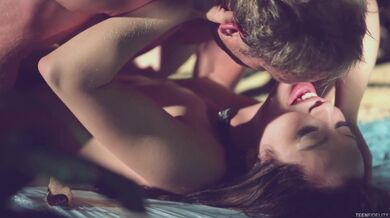 Smyslný žhavý sex v lese