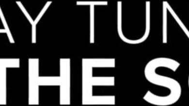 Po péru dychtivé MILFky Abby Rose a Aderes Quin nemůžou přestat stříkat v této mokré trojce