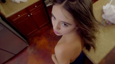 Nevlastní dcera ošukaná v kuchyni