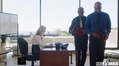 Lani Rails a její nezapomenutelná lekce v kanceláři kde si ji podali dva urostlí černoši naráz