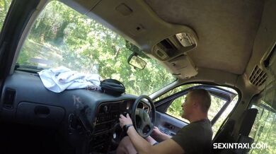 Česká dívka si po nevydařeném rande užívá s taxikářem