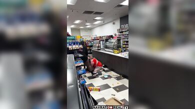 Rvačka černošek v obchodě