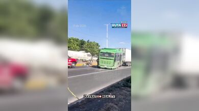 Tragická nehoda v Jaliscu: Řidič autobusu zabil dva lidi a z místa neštěstí uprchl