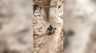 Pokus o vyjetí strmého kopce na krosce