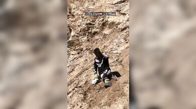 Pokus o vyjetí strmého kopce na krosce