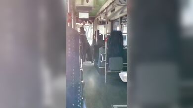 Brutální útok v německém autobuse: Třináctiletý útočník poslal řidiče do kómatu