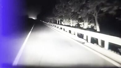 Autopilot Tesla odvrátil tragédii: Systém detekoval převrácený kamion v nulové viditelnosti