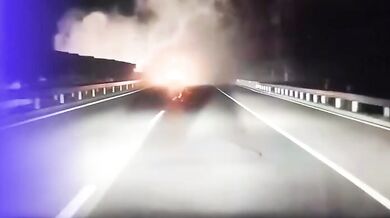 Autopilot Tesla odvrátil tragédii: Systém detekoval převrácený kamion v nulové viditelnosti