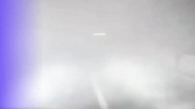 Autopilot Tesla odvrátil tragédii: Systém detekoval převrácený kamion v nulové viditelnosti