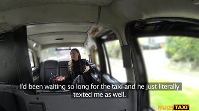 Taxikář řádí v autě s nadrženou manželkou kterou mu přihrál její vlastní muž