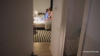 Alexis Crystal si nechala v posteli rozmrdat kundu i krk