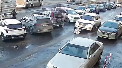 Zmatkující žena za volantem