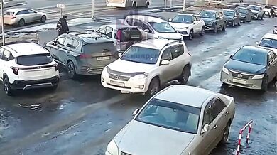 Zmatkující žena za volantem