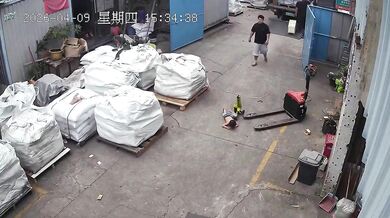 Nehoda dvou dětí na pracovišti jejich otce