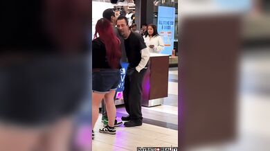 Provokatér v nákupním centru