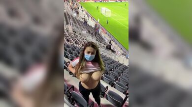 Perfektní velká přírodní prsa v kompilaci!