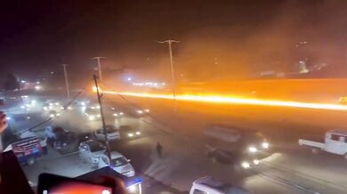 Hořící cisterna v syrské Hasace: Odvážný pokus řidiče o uhašení skončil sedmi zraněnými