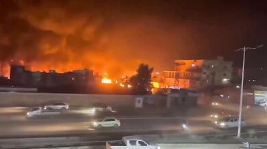 Hořící cisterna v syrské Hasace: Odvážný pokus řidiče o uhašení skončil sedmi zraněnými