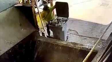 Vyprazdňování popelnice nevyšlo podle plánu