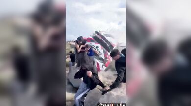 Vůz po smyku vlétl mezi diváky a zabil jednu osobu