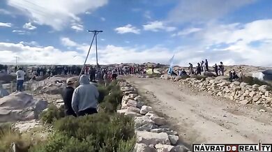 Vůz po smyku vlétl mezi diváky a zabil jednu osobu