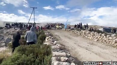 Vůz po smyku vlétl mezi diváky a zabil jednu osobu