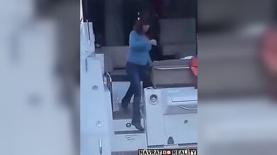 Stylový pád na lodi