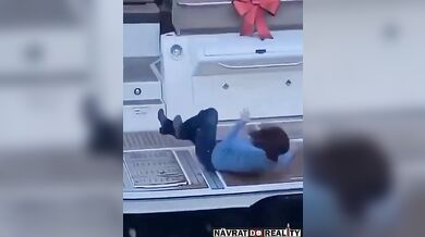 Stylový pád na lodi