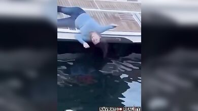 Stylový pád na lodi