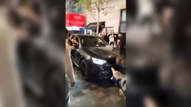 Tragická nehoda v londýnském Mayfairu: Řidička narazila do influencera a chodců na Argyll Street