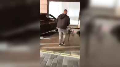 Tragická nehoda v londýnském Mayfairu: Řidička narazila do influencera a chodců na Argyll Street