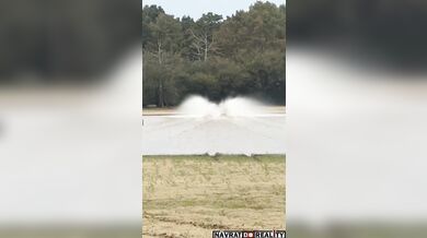 Rychlá jízda přes vodu s buginou