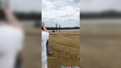 Rychlá jízda přes vodu s buginou