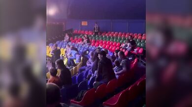 Panika v ruském cirkuse: Tygr přeskočil poničenou bezpečnostní síť a vnikl mezi diváky