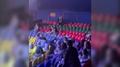 Panika v ruském cirkuse: Tygr přeskočil poničenou bezpečnostní síť a vnikl mezi diváky