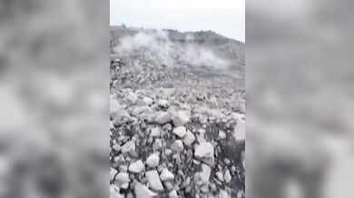 Hazard u kráteru Santiaguito: Turisté prchali před dopadajícími balvany během náhlé erupce