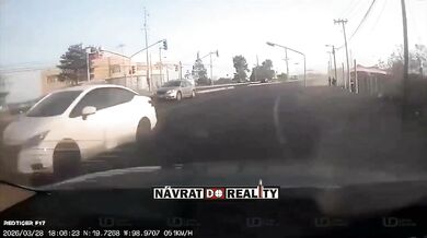 Exploze granátu uvnitř vozu kartelu