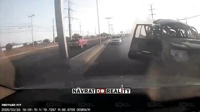 Exploze granátu uvnitř vozu kartelu